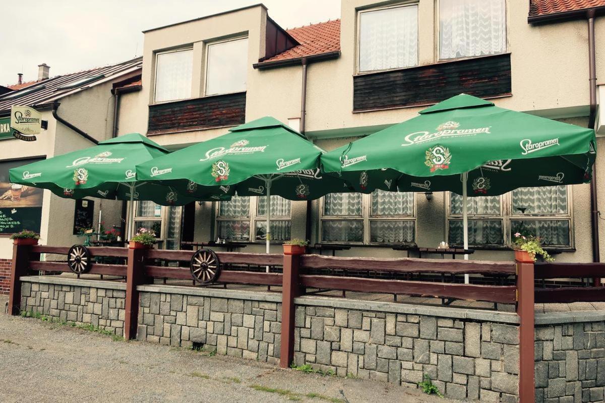 Penzion A Restaurace U Jezirka Hrimezdice المظهر الخارجي الصورة